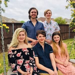 Meet your Posher, Dakota